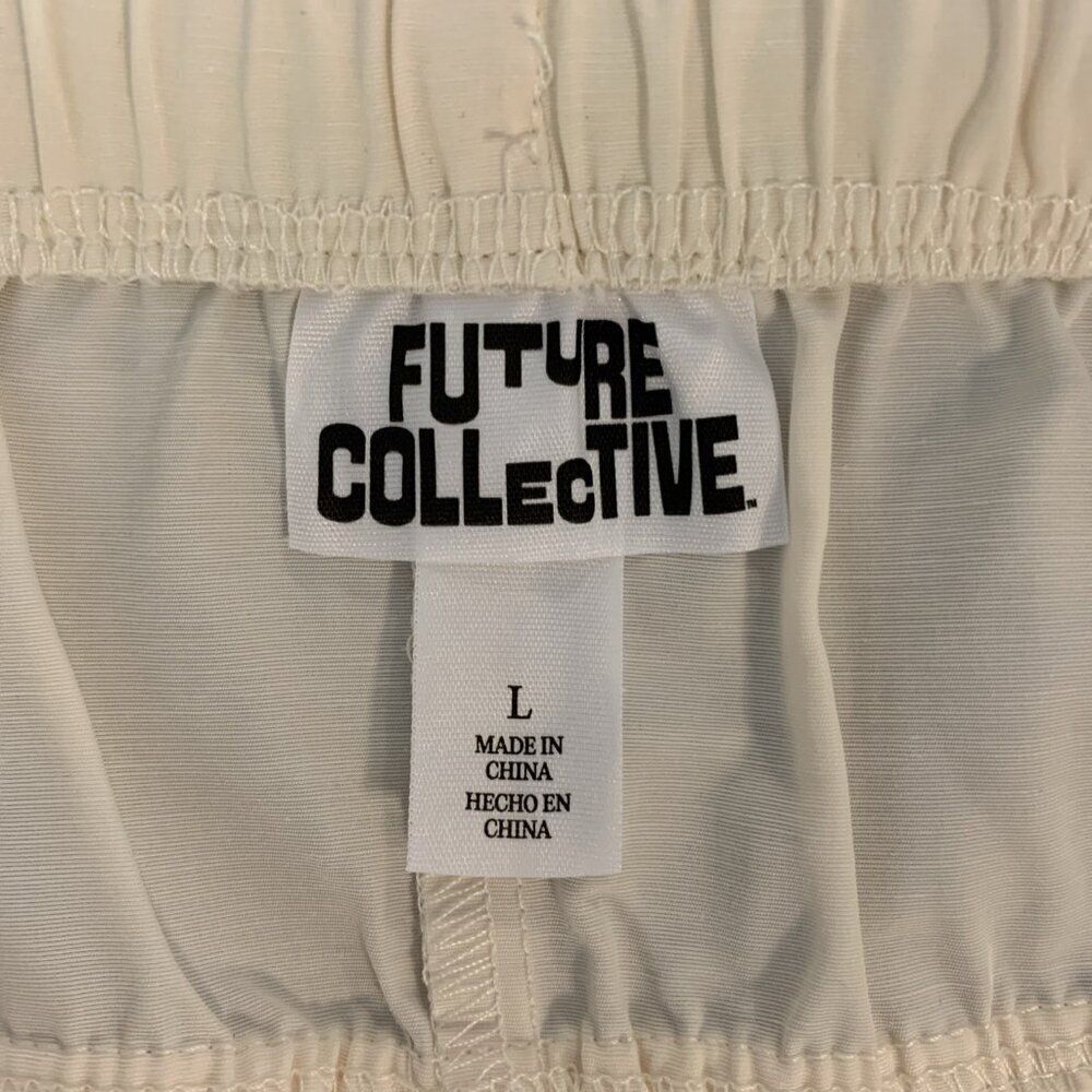 Future Collective Womens Shorts NEW L Off White Cream Pull On‎ Knit - Picture 9 of 16